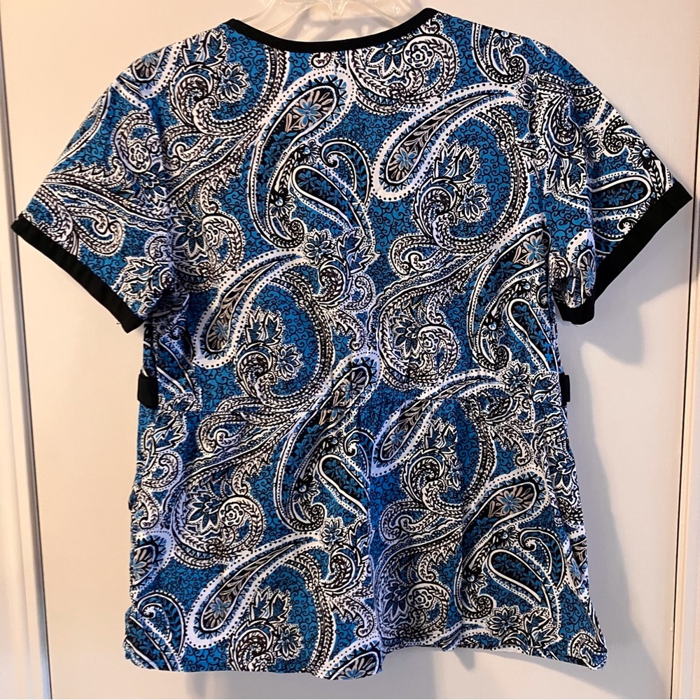 Scrub top, size L, Med Couture - Picture 2 of 10